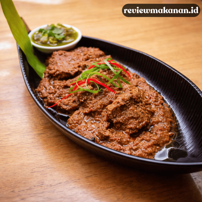 rendang daging sapi khas Minang